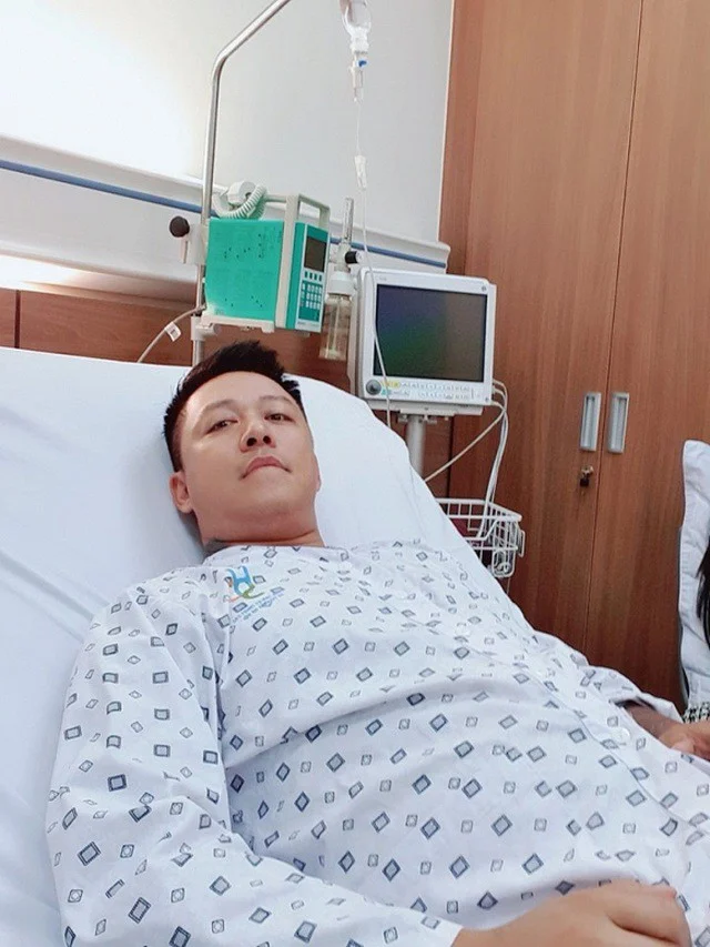 Tuấn Hưng nhập viện vì hở van tim – Topsao