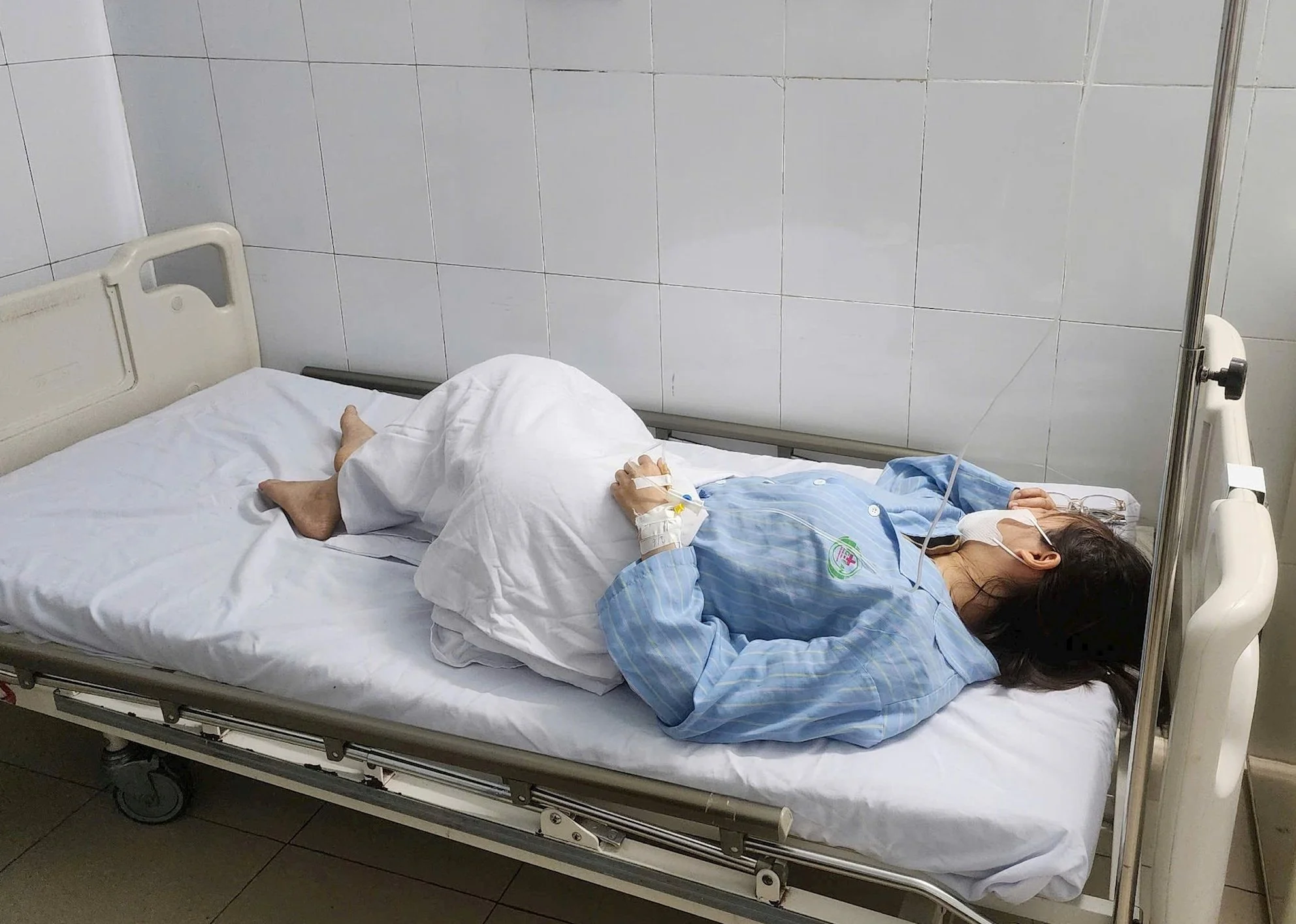 Bệnh viện báo cáo vụ nữ điều dưỡng bị người nhà bệnh nhân hành hung