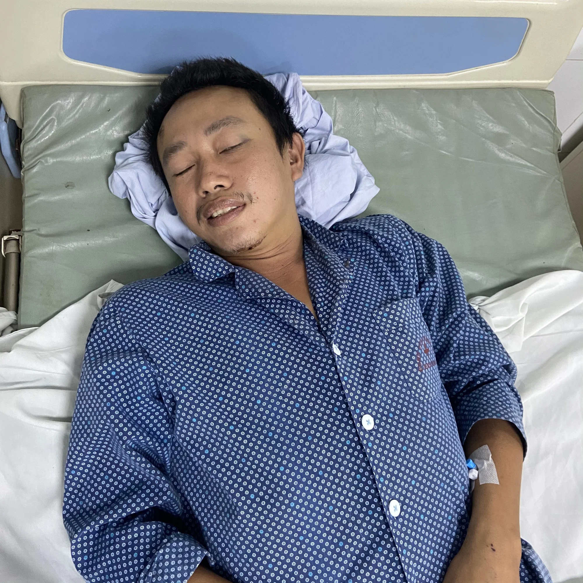 Hà Nội: Người đàn ông nhập viện sau tai nạn giao thông hiện không nhớ nhân thân, bệnh viện kêu gọi giúp đỡ