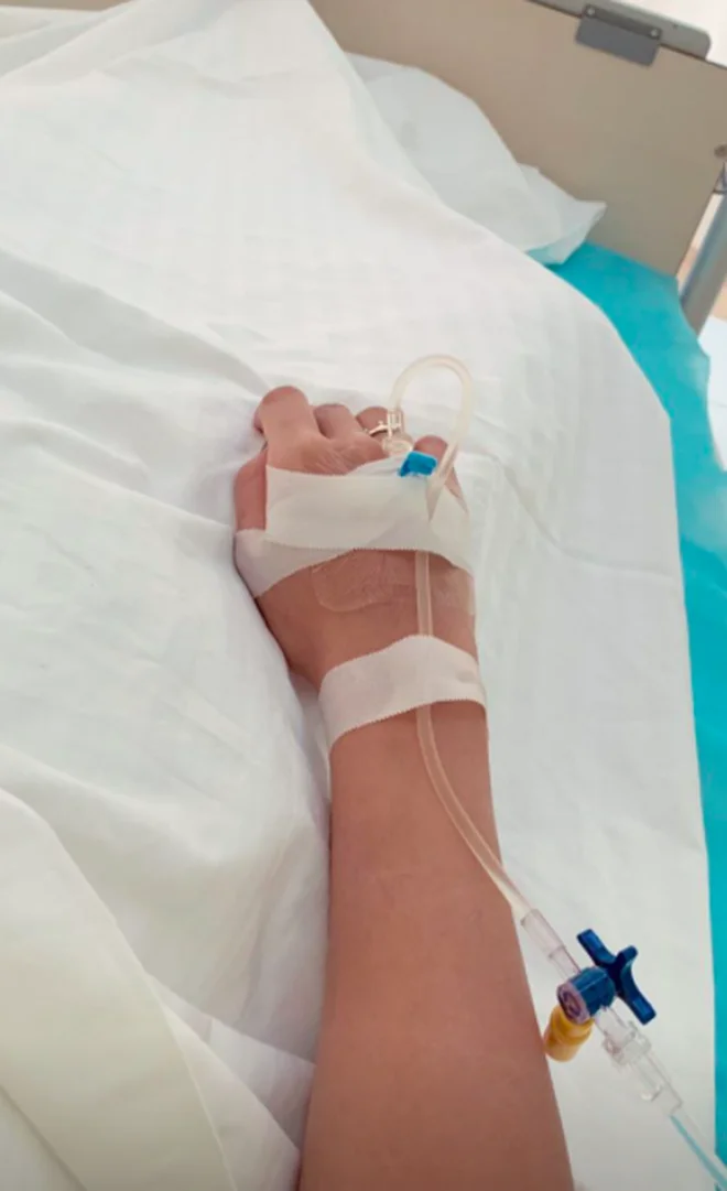 Khả Ngân bất ngờ lộ ảnh nhập viện, nguyên nhân là gì?