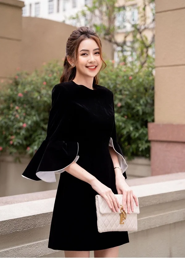 Đầm nhung đen dự tiệc sang trọng