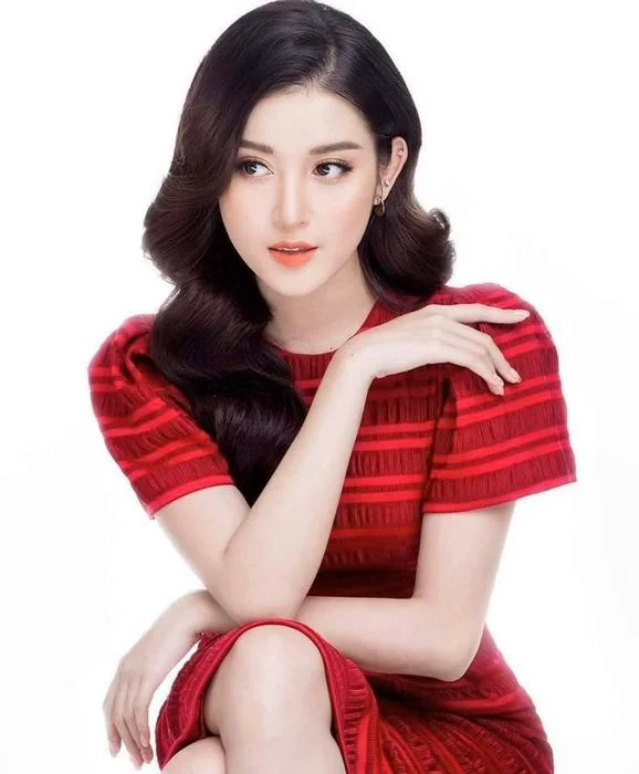 Top 15 người phụ nữ xinh đẹp nhất Việt Nam hiện nay