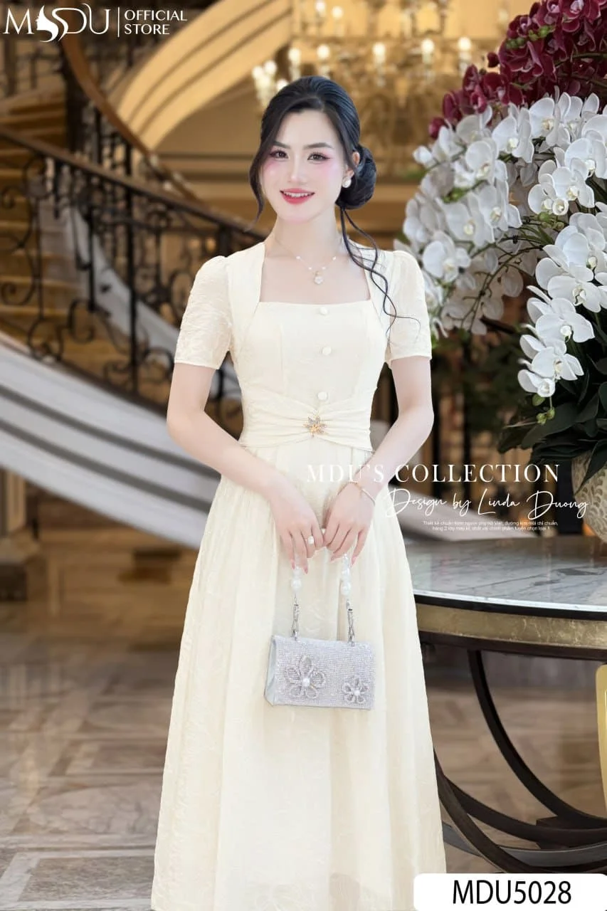 Đầm Trắng Đính Đá – Lựa Chọn Dự Tiệc Sang Trọng Cho Phụ Nữ Tuổi 30