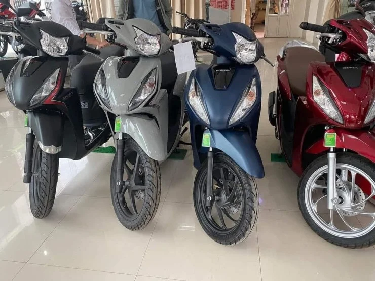 Xe máy Honda Vision giảm giá tiền triệu