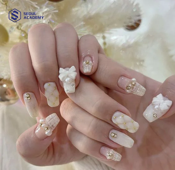 Mẫu nail dành cho tết tết màu trắng hút mắt