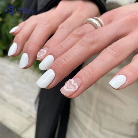Mẫu nail tết màu trắng đốn tim chị em