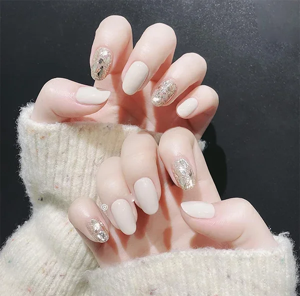 20 mẫu nail trắng đẹp thanh lịch tinh tế hot nhất hiện nay (2)